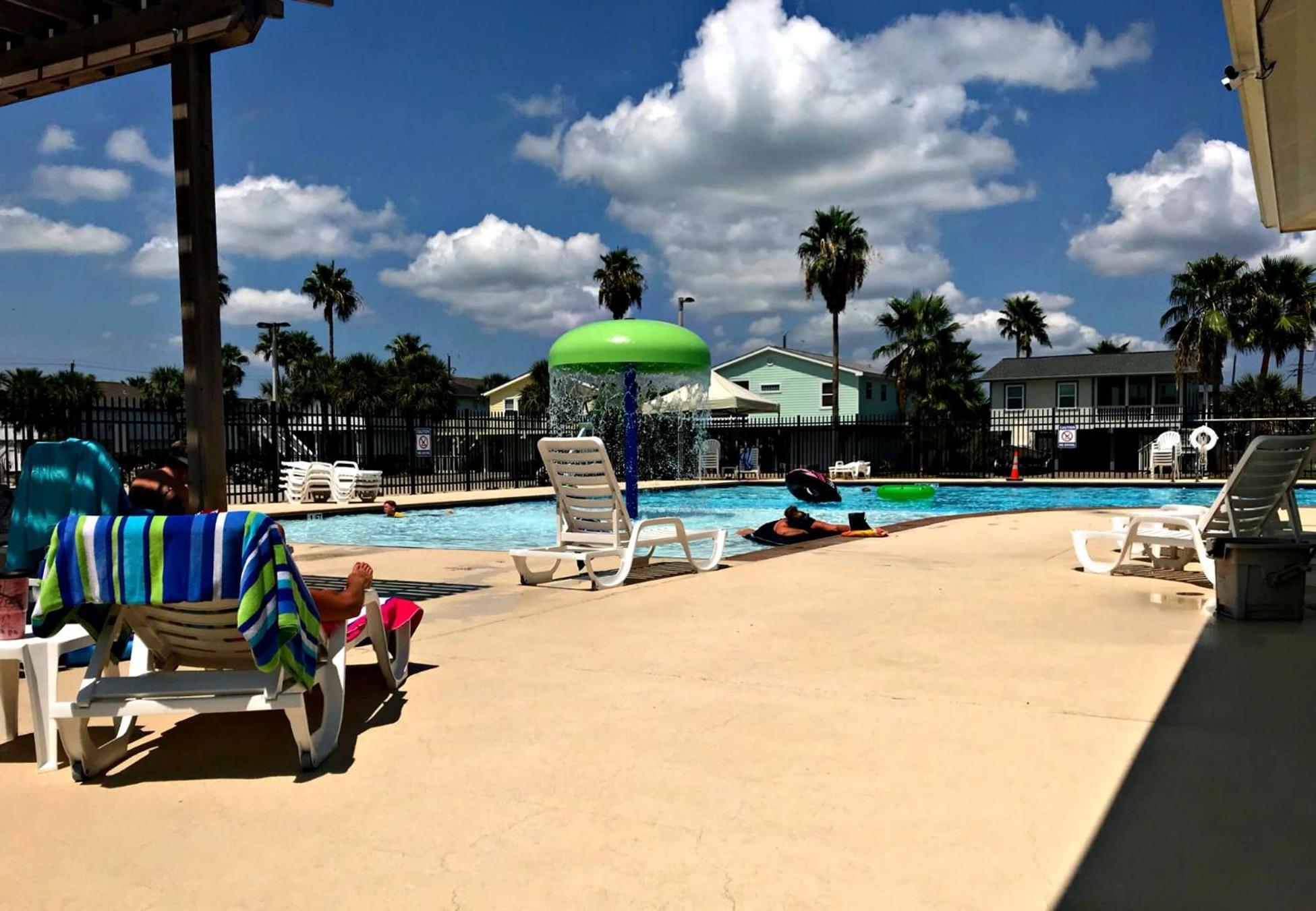 On The Water & Heart Of Jamaica Beach Villa Galveston Exterior photo