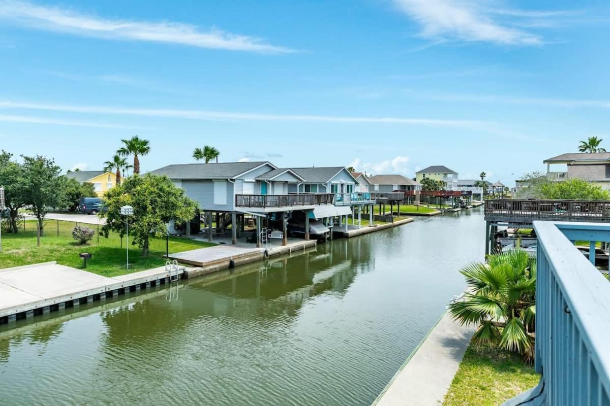 On The Water & Heart Of Jamaica Beach Villa Galveston Exterior photo